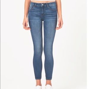 DL1961 Margaux Instasculpt Mid-Rise Skinny Jeans